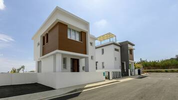Villa (3 Bedrooms) | Property amenity