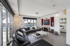 Living room - The Ultimate Guide to Renting Your Luxury 4 Bedroom Villa With Private Pool, Larnaca Villa 1398 (Oroklini)
