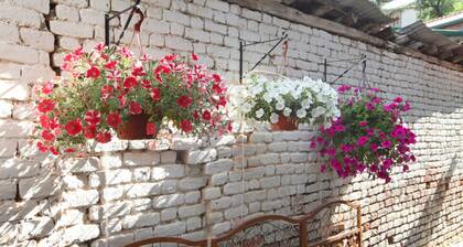 Charming Stone Cottage Getaway - Nicosia 1003