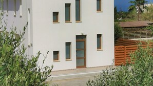 Exterior - The Secret to Enjoying Your 5 Star Villa Close to the Beach, Protaras Villa 1508 (Paralimni)