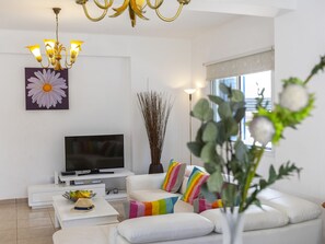 TV - You and Your Family Will Love This Villa Close to the Beautiful Town of Protaras, Protaras Villa 1472 (Paralimni)