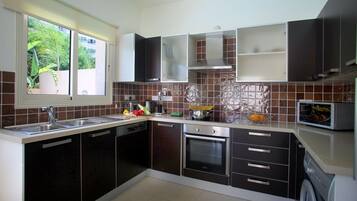 Villa (3 Bedrooms) | Property amenity