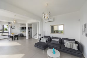 Villa (3 Bedrooms) | Property amenity