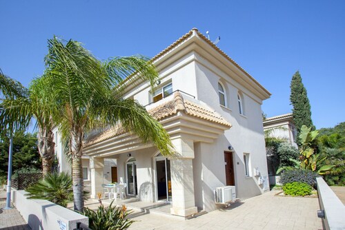 Your Luxury 2 Bedroom Villa on Beachfront Complex, Protaras Villa 1445