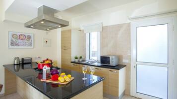 Microwave, oven, dan kompor