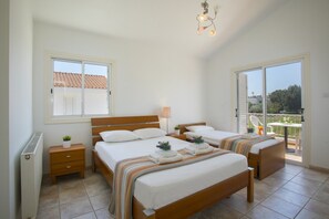 4 Schlafzimmer, laptopgeeigneter Arbeitsplatz, WLAN, Bettwäsche