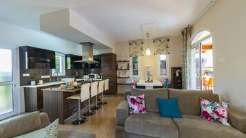 Villa (2 Bedrooms) | Property amenity