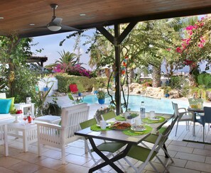Outdoor dining