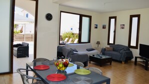 3 bedrooms, laptop workspace, free WiFi - You and Your Family Will Love This Villa Close to the Beautiful Town of Protaras, Protaras Villa 1507 (Paralimni)