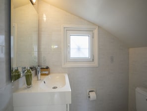 Bathroom - You and Your Family Will Love This Villa Close to the Beautiful Town of Protaras, Protaras Villa 1442 (Paralimni)
