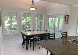 Dining - Oceanfront / Sleeps 16 / Beach Days / Screen Porch (Isle of Palms)