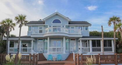 Oceanfront / Sleeps 16 / Beach Days / Screen Porch