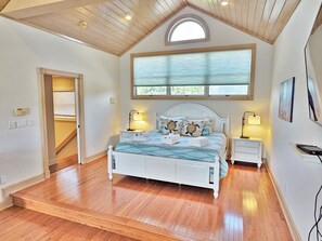 6 soverom, strykejern/-brett, wi-fi og sengetøy