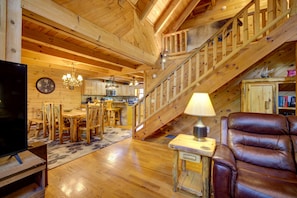 TV, fireplace, DVD player, books