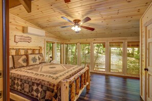 4 makuuhuonetta, silitysrauta/-lauta, internet, vuodevaatteet