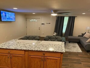 Interior - F-Beautiful Apartment/ Customed Luxury Design Apartment F (Baton Rouge)