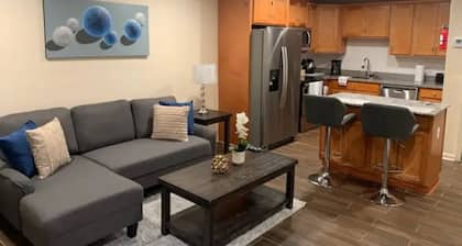 F-Beautiful Apartment/ Customed Luxury Design Apartment F