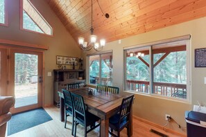 Interior - Elegant, secluded home with a wood deck, gas grill, & private hot tub (Leavenworth)
