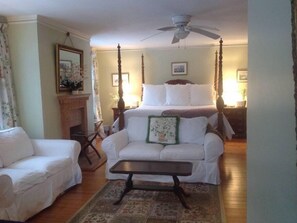 1 bedroom, iron/ironing board, travel cot, free WiFi