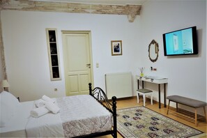 2 bedrooms, desk, soundproofing, iron/ironing board