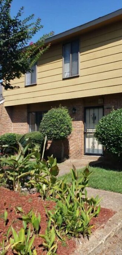 Charming, spacious 3bdrm condo, your home away from home