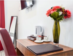 Television - Green View Hotel Near Dartford (Dartford)