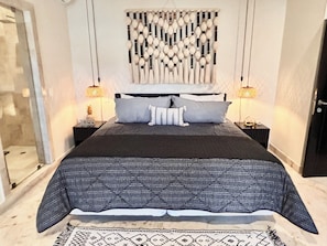 Deluxe Room, 1 Bedroom, Kitchen, Beachside | In-room safe, travel cot, free WiFi, bed sheets - El Faro 403 SURF (Playa del Carmen)