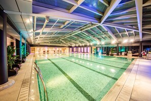 Indoor pool - New World Shenyang Hotel  (Shenyang)