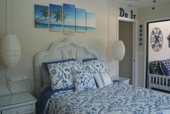4 bedrooms, desk, iron/ironing board, WiFi