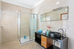 Bathroom - Norvilla B (Guia)