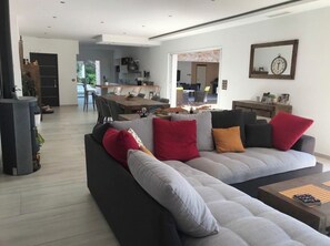 Televisio, pöytätennispöytä