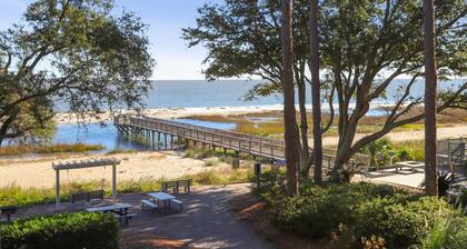 Laird's Lair | Serene Villa Next to the Beach