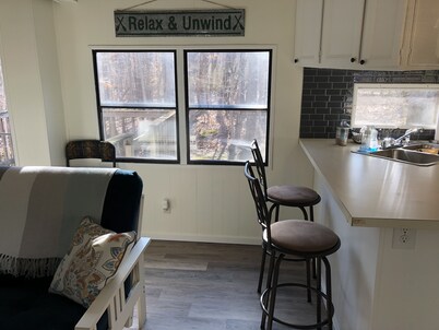 Cute Lakefront Cottage