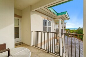 Terrace/patio - Legacy 501 - Seagrove Beach, Gulf Views, Two Community Pools! (Seagrove Beach)