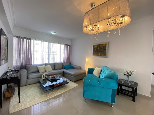 TV - Comfortable, spacious and beautiful apartment (Santo Domingo)