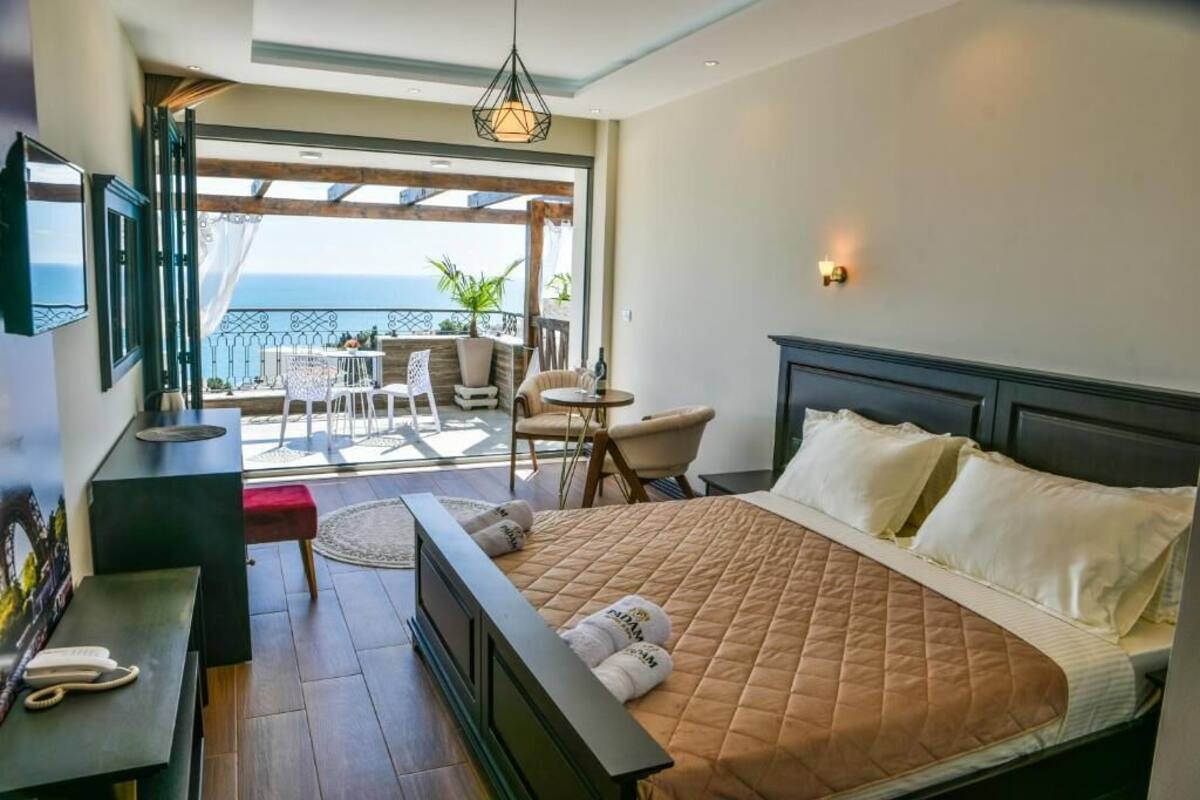 Double Room, Balcony, Sea View (401) | Desk, soundproofing