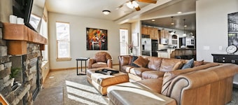 5BR Family Retreat! - Mountain Views! - 1 Mile to Slopes and Shops!