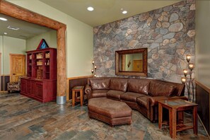 Interior - River Run Village Walk To Gondola Pool and Hot Tubs Restaurants and Shops (Keystone)