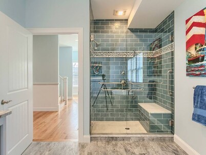Custom built “Accessible Home", Ocean views