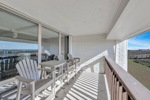 Property grounds - Stunning Ocean Front, # 236 Beachfront 2 Bedroom, 2 Bath Condo. (Port Aransas)