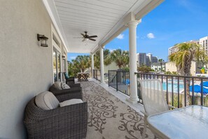 Outdoor dining - Easy Walk to Private Beach! Views, Balconies, Pool, Chef Ready (Destin)