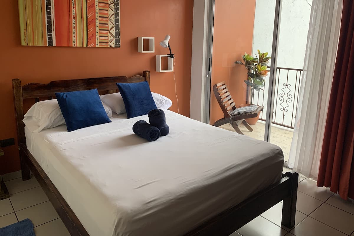 Chambre Double Standard, balcon | Décoration personnalisée, bureau, Wi-Fi gratuit, draps fournis