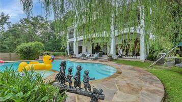 Alberca al aire libre