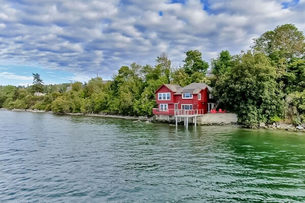 Exterior - Waterfront family-friendly home w/bay views, firepit, deck, & gas fireplace (Coupeville)