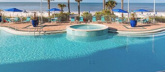 ~Cute Affordable Beachy Studio With Stunning 10th Floor East Beach View~