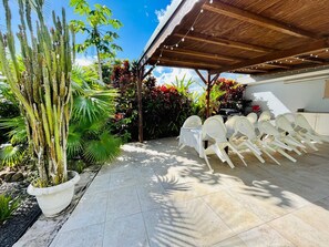Terrace/patio - Gîte Corossol, les Orchidées de Sainte-Anne with pool, jacuzzi & garden (Sainte-Anne)