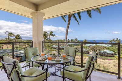 Stunning Oceanview Villa w/Spacious Lanai, AC, Shared Pool & Spa: Kumulani (I-4)