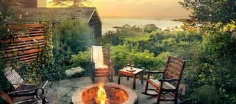 Luxury vacation overlooking the Pacific Ocean