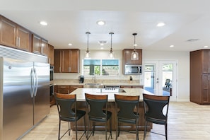 Fridge, microwave, oven, stovetop - This Home Sleeps 20-26 People Comfortably with Pool and Lots of Extra Amenities (North Las Vegas)