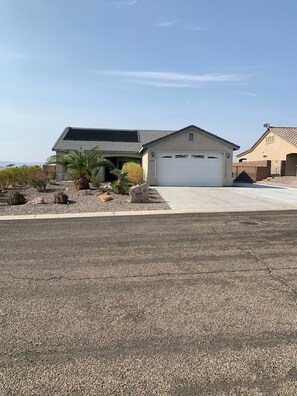 Exterior - Bullheadcity Pool Villa- Summer Savings (Fort Mohave)